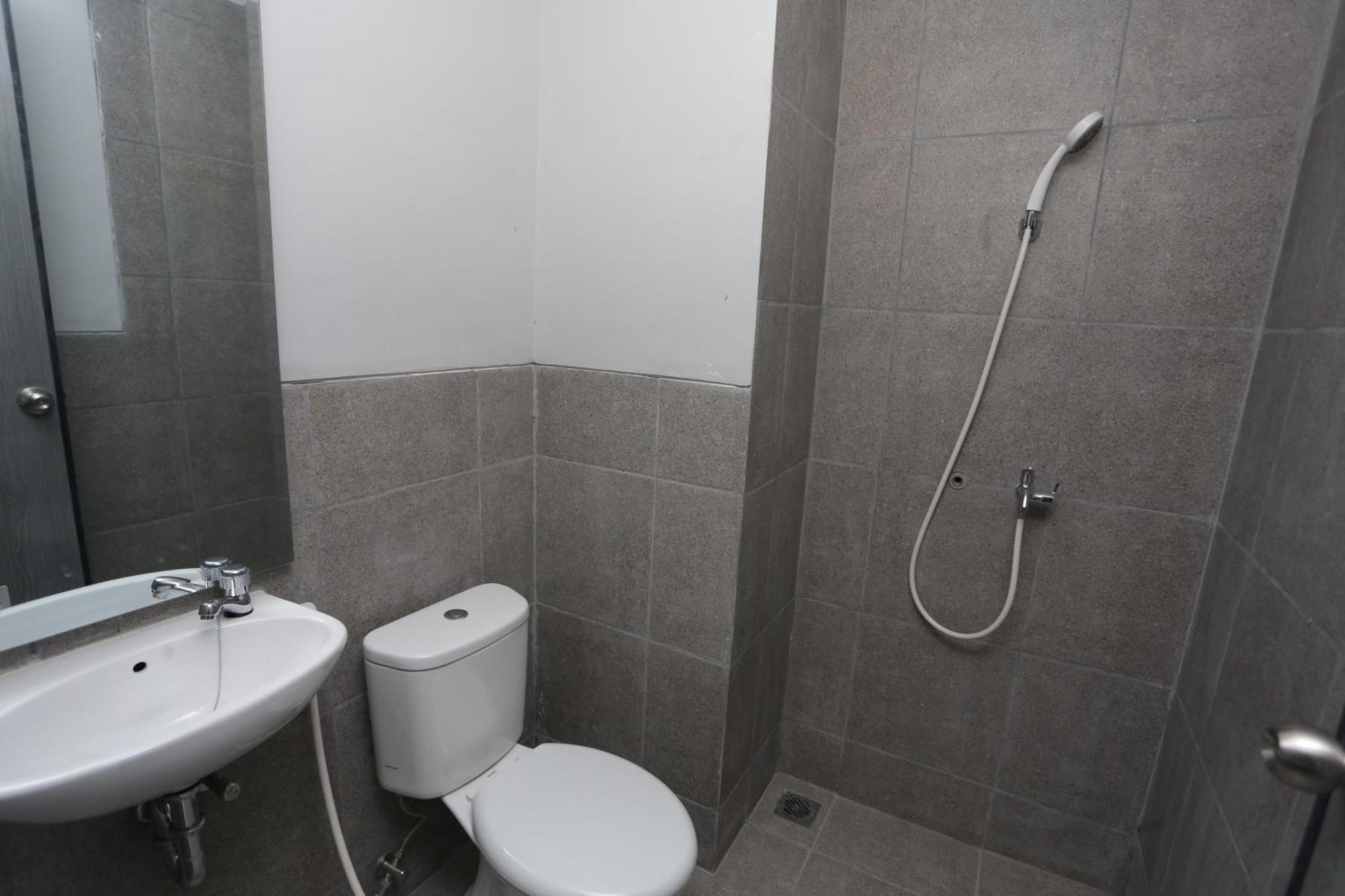 Hotel O Apartment Riverdale Cikarang Near Sgc Mall Bekasi Exterior foto